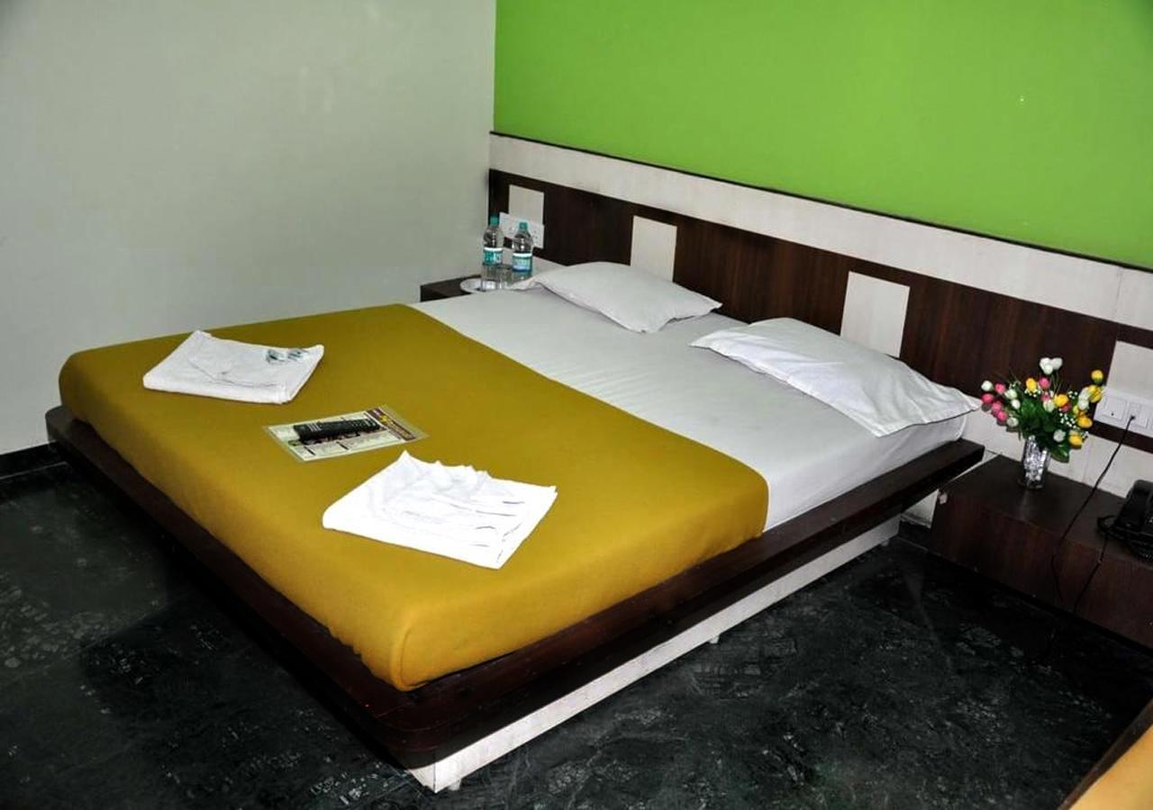 Hotel Three G Sirdi Kültér fotó